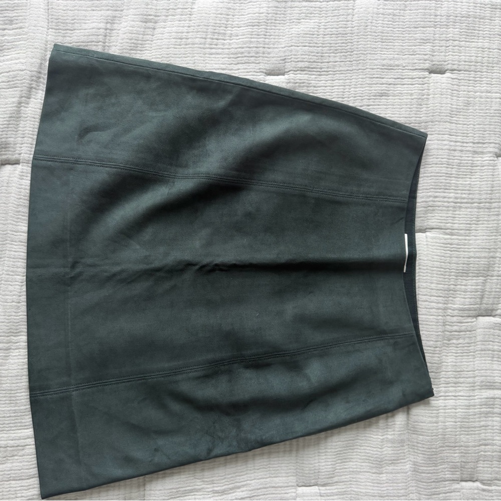 Aritzia Babaton Forest Green Suede Women's Skirt Size 2